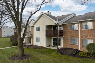 Village at Willow Creek in Dayton, OH - Building Photo - Building Photo