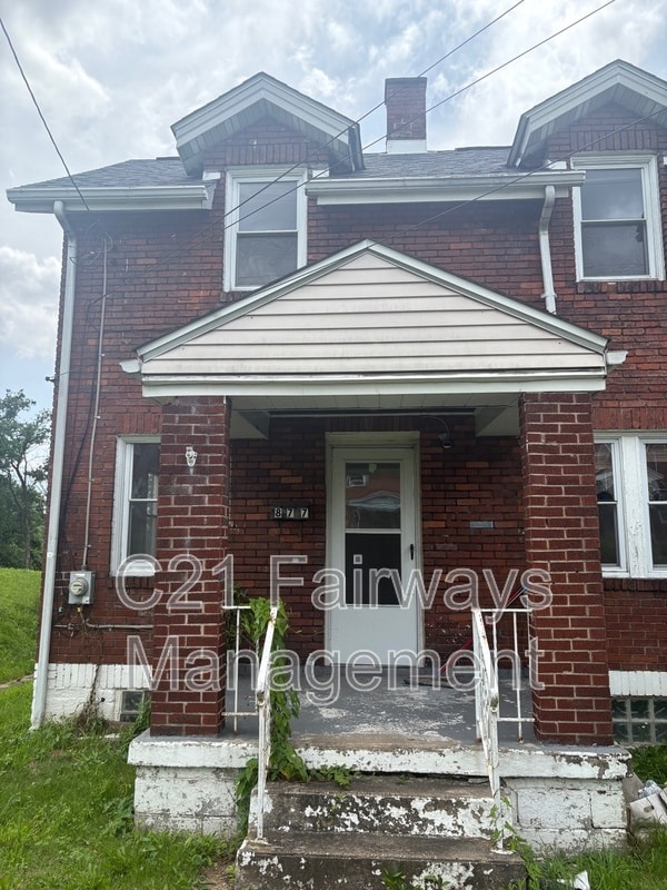 877 Vankirk St in Clairton, PA - Building Photo - Building Photo