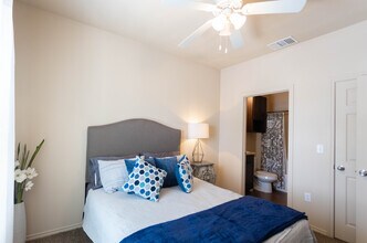 Elm Creek in Lubbock, TX - Foto de edificio - Building Photo