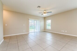 126 Briarcliff Dr in Poinciana, FL - Foto de edificio - Building Photo