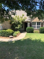 3690 W Mountain View Dr in Fayetteville, AR - Building Photo