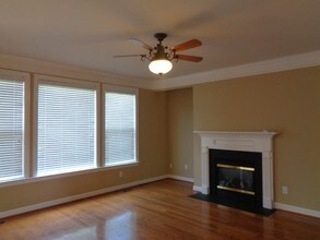 3052 Brookview Forest Dr in Nashville, TN - Foto de edificio - Building Photo