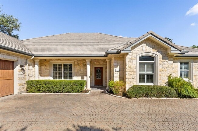 8848 Chalk Knoll Dr in Austin, TX - Building Photo - Building Photo