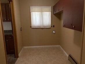 504 E Main St in Geneseo, IL - Foto de edificio - Building Photo