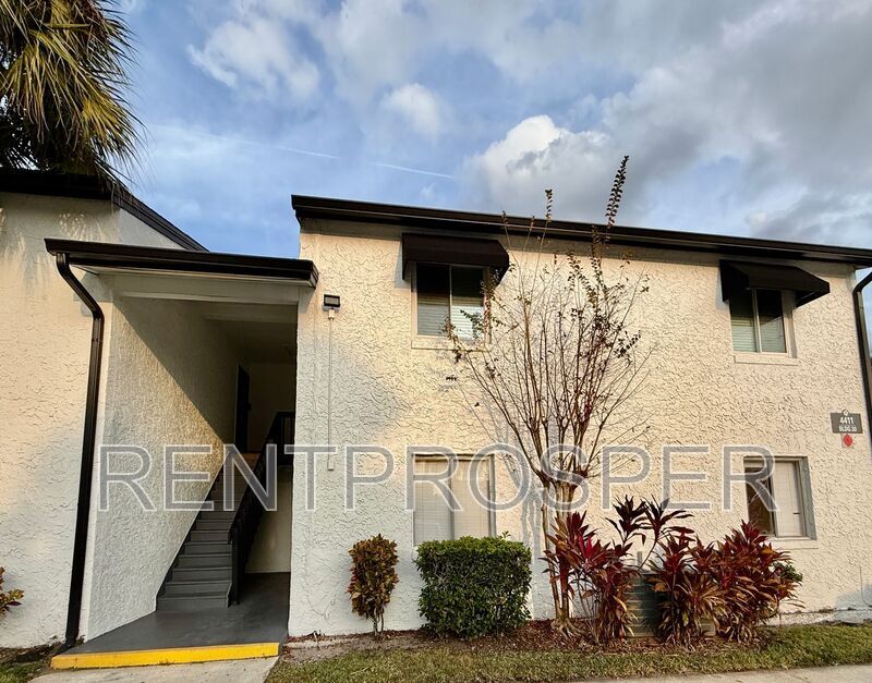 4411 S Semoran Blvd in Orlando, FL - Building Photo