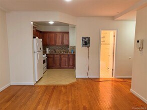 141-27 84th Dr in Queens, NY - Building Photo - Building Photo