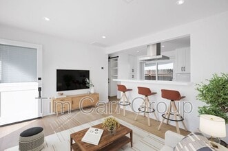 243 E 20th St in Costa Mesa, CA - Building Photo - Building Photo