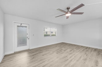 59 Saxony B in Delray Beach, FL - Building Photo - Building Photo