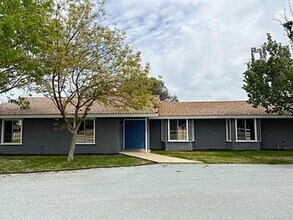 10485 E Herndon Ave in Clovis, CA - Building Photo - Building Photo