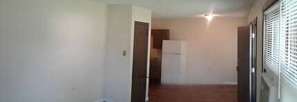 211 J St in Creighton, MO - Building Photo - Building Photo