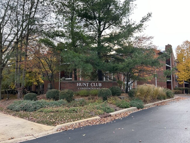 35 Hunt Club Dr in St. Charles, IL - Foto de edificio - Building Photo