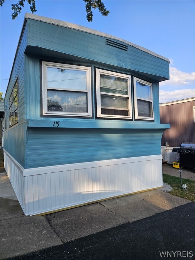 property at 2080 River Rd