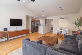 3601 Menchaca Rd in Austin, TX - Building Photo - Building Photo