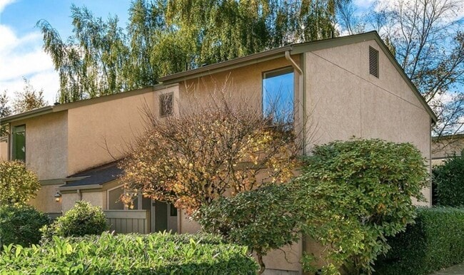 property at 10037 NE 138th Pl