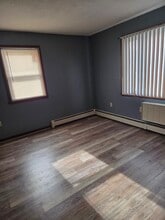 76 William St in East Hartford, CT - Foto de edificio - Building Photo