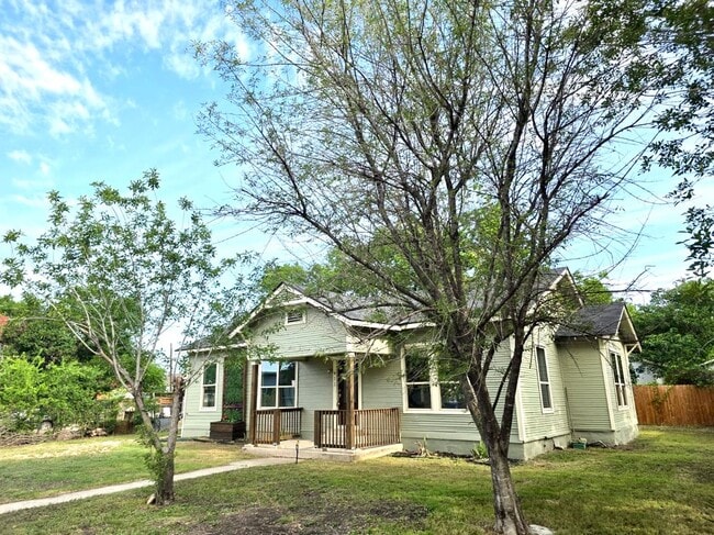 property at 911 Florida St