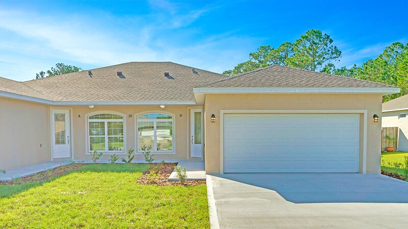 30 Frenora Ln in Palm Coast, FL - Building Photo