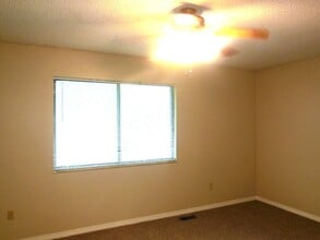 910 Westwood Dr in Maryville, IL - Building Photo - Building Photo