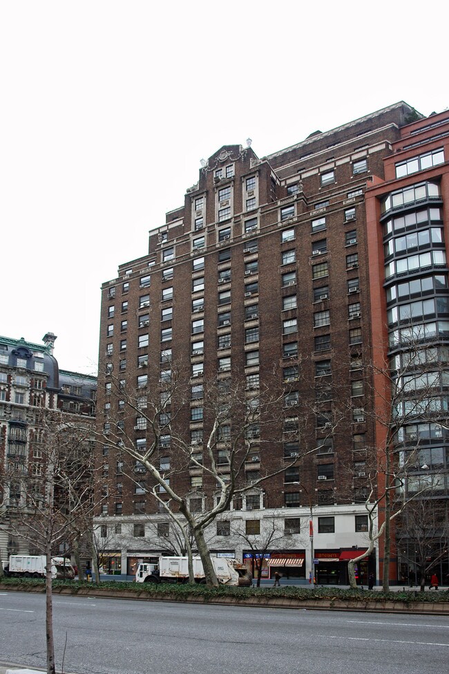 South Pierre in New York, NY - Building Photo - Building Photo