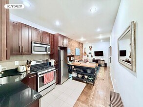 317 4th Ave in Brooklyn, NY - Foto de edificio - Building Photo