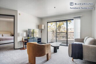 10989 Bluffside Dr in Los Angeles, CA - Building Photo - Building Photo