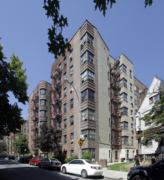 2995 Marion Ave in Bronx, NY - Foto de edificio - Building Photo