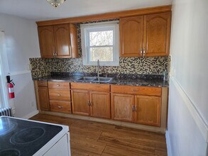 147 Pearl St in Enfield, CT - Building Photo - Building Photo