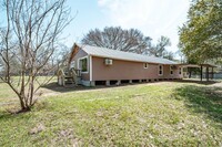 691 Myrtie Dr in Shepherd, TX - Foto de edificio - Building Photo