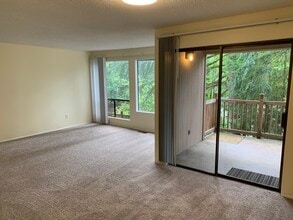 19124 61st Place NE, Unit Apt 1A in Kenmore, WA - Building Photo - Building Photo