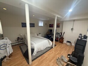 18 Dean Rd, Unit GA in Brookline, MA - Foto de edificio - Building Photo