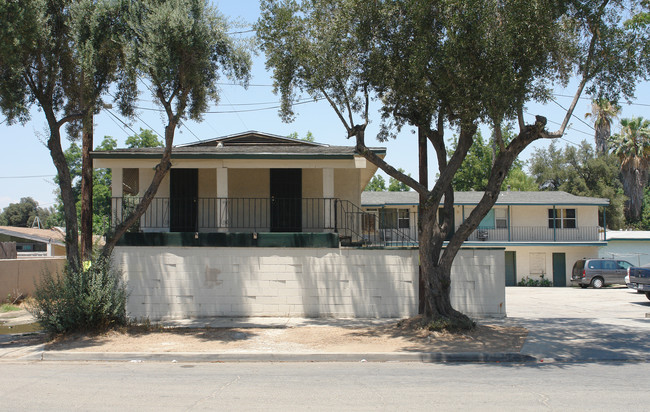 3575 Ottawa Ave in Riverside, CA - Foto de edificio - Building Photo