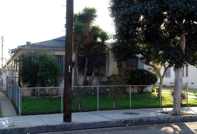 942 S Grevillea Ave in Inglewood, CA - Building Photo - Building Photo