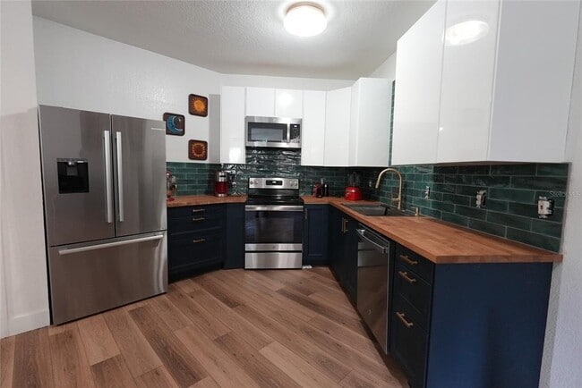 911 N Orange Ave in Orlando, FL - Foto de edificio - Building Photo