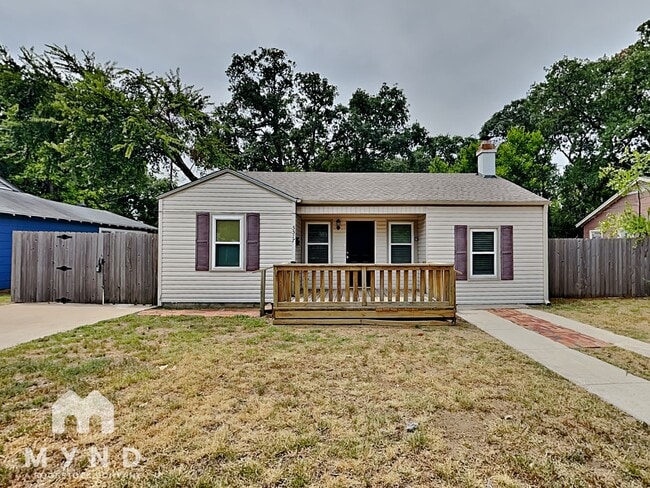 property at 5517 Thomas Ln