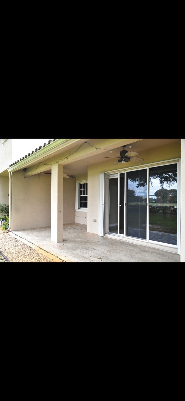 3240 Fairway Cir in Davie, FL - Building Photo - Building Photo