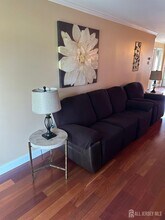 27B Benjamin Franklin Dr in Monroe Township, NJ - Building Photo - Building Photo