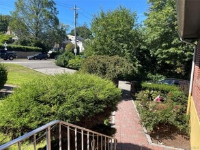 169 Old Mamaroneck Rd in White Plains, NY - Building Photo - Building Photo