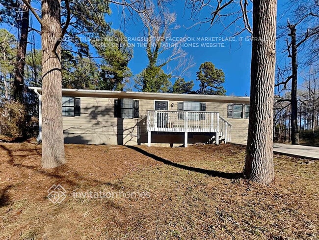 property at 812 Brighton Dr NW