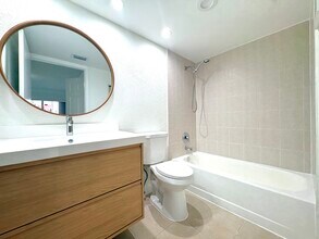 10755 SW 108th Ave, Unit 103 in Miami, FL - Foto de edificio - Building Photo