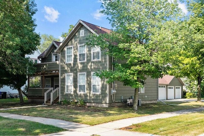 property at 603 S Locust St