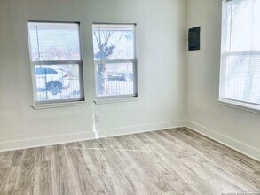 2254 I-35 in San Antonio, TX - Building Photo - Building Photo