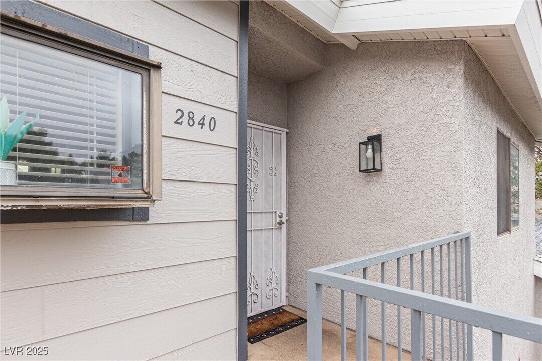 2840 Blue Bonnet Dr in Henderson, NV - Building Photo