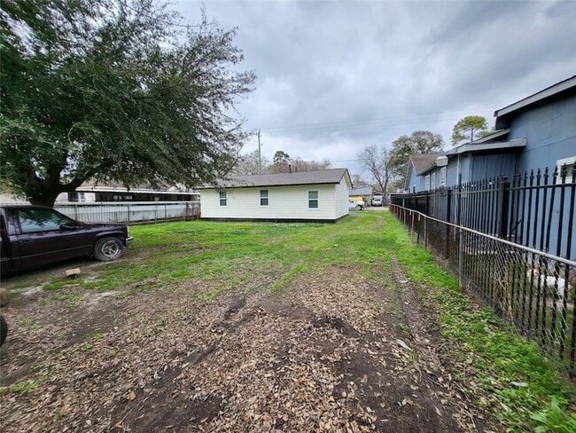 50 Neyland St in Houston, TX - Building Photo - Building Photo