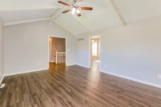 1504 Manor Cir in Independence, MO - Building Photo - Building Photo