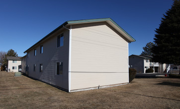 Sawtooth Village Apartments in Burley, ID - Building Photo - Building Photo