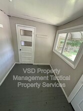 6709 Fullerton Ave in Cleveland, OH - Building Photo - Building Photo
