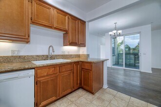 1544 Windshore Way in Oxnard, CA - Building Photo - Building Photo