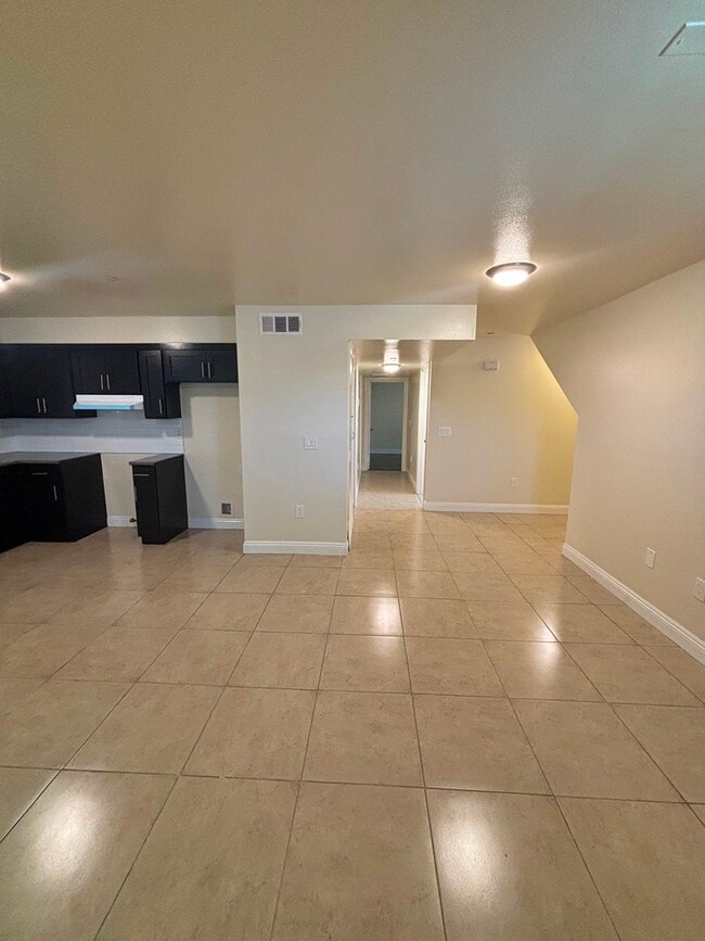 702 1/2 W 45th St in Los Angeles, CA - Building Photo - Building Photo