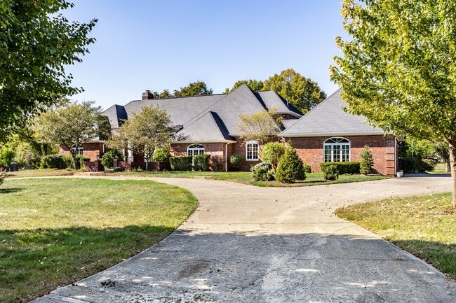 9628 Summerlakes Dr in Carmel, IN - Building Photo - Building Photo