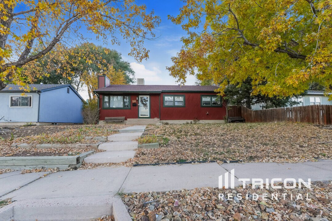 1322 Bates Dr in Colorado Springs, CO - Building Photo